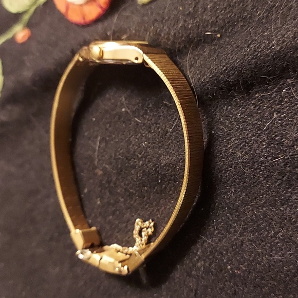 Vintage Elegant Women's Citizen Watch Co. Quartz Watch~ - Picture 4 of 8